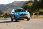 Toyota RAV4 XLE AWD 2018 года (NA)